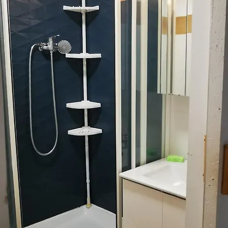 شقة Calme 3 Chambres, Avec Jardin